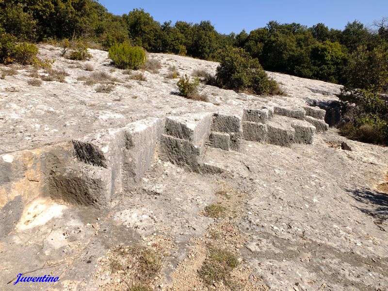 Aiguiers d'Auribeau (St-Saturnin-lès-Apt)