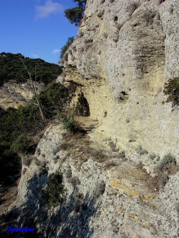 Barry, village troglodytique