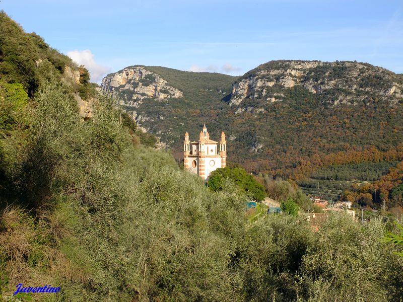 Chiesa dei Cinque Campanili à Finale Ligure