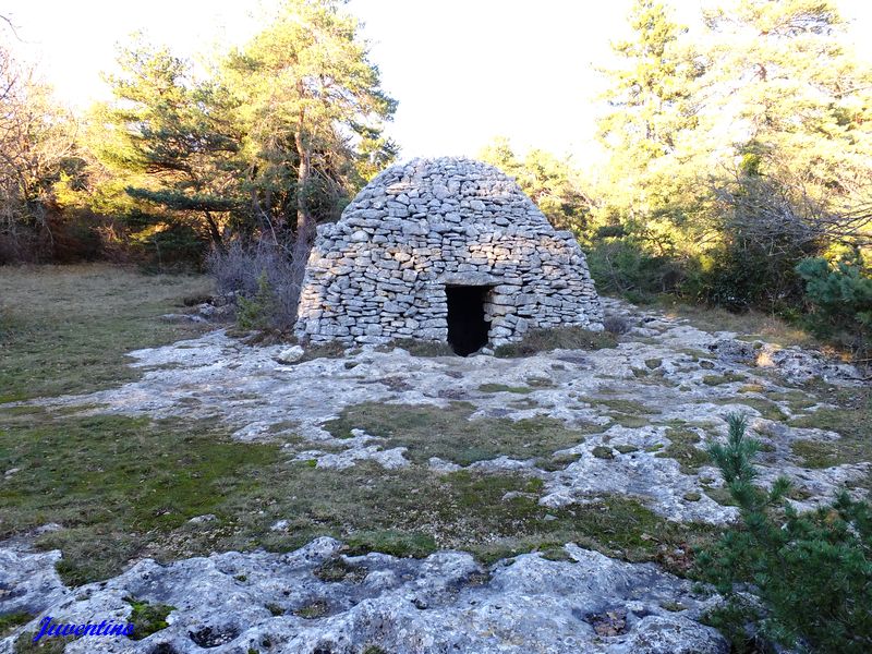 Grand aiguier de Gayéoux (St-Saturnin-lès-Apt)