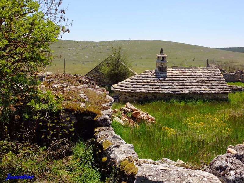 Le Villaret sur le Causse Méjan