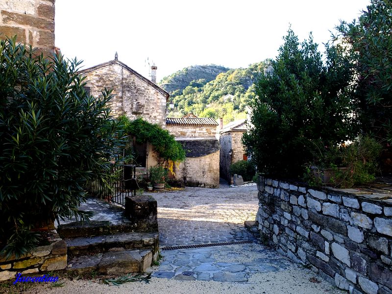 Naves (Ardèche)