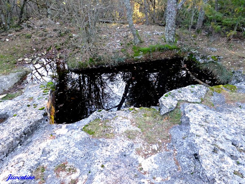 Petit aiguier de Gayéoux (St-Saturnin-lès-Apt)