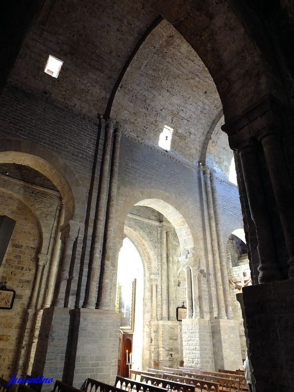 Abbatiale Saint-Pierre de Nant (Aveyron)