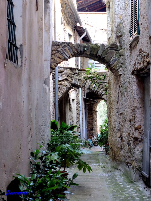 Torre Paponi (Pietrabruna, Imperia)