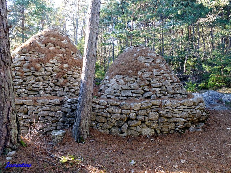 Aiguier de Barralié (St-Saturnin-lès-Apt)