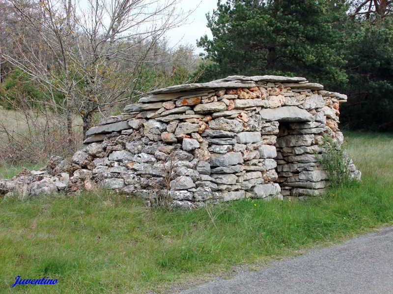 une cazelle du Causse Méjan