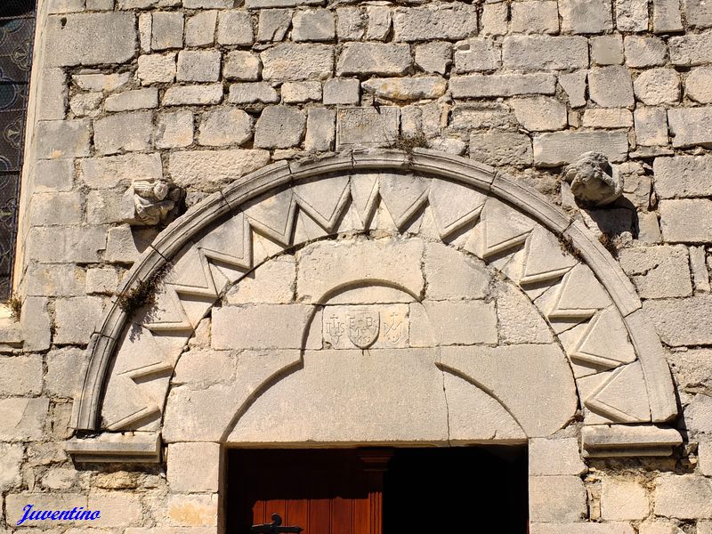 Eglise Notre-Dame de l'Assomption à Gras (Ardèche)